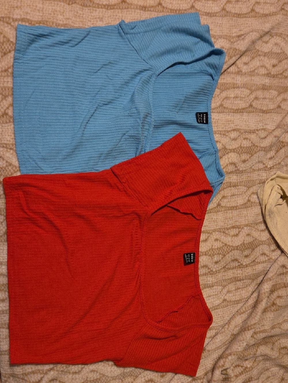 SHEIN Ribbed Scoop Neck Crop Tops in Blue and Red
